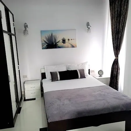 Darius Apartment *